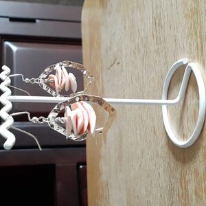 Shell & Hammered Silver Hoop Earrings B200